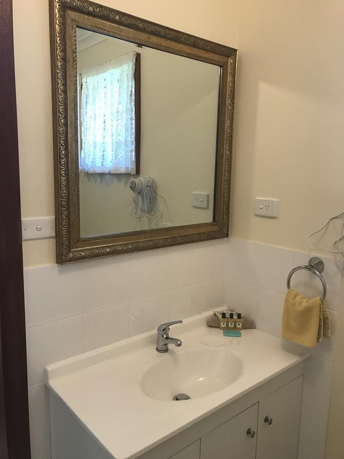 Lake Albert Motel Meningie Екстер'єр фото