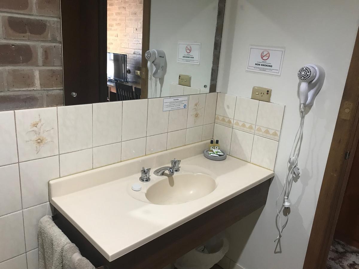 Lake Albert Motel Meningie Екстер'єр фото