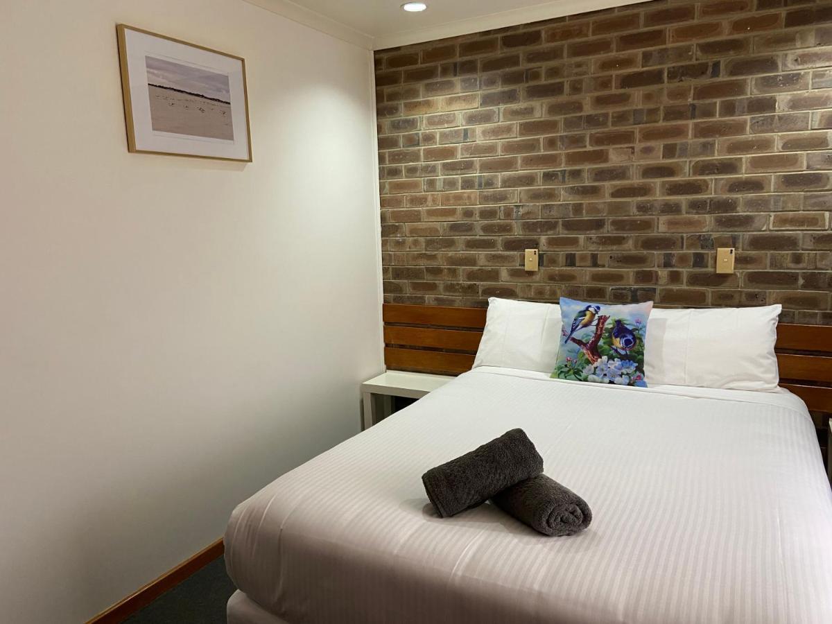 Lake Albert Motel Meningie Екстер'єр фото